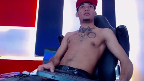 theskinny8inch_ online show from January 10, 2025, 5:26 am