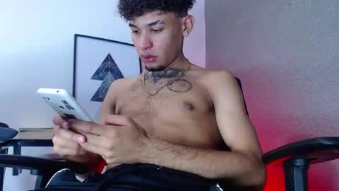 theskinny8inch_ online show from February 23, 2025, 8:39 am