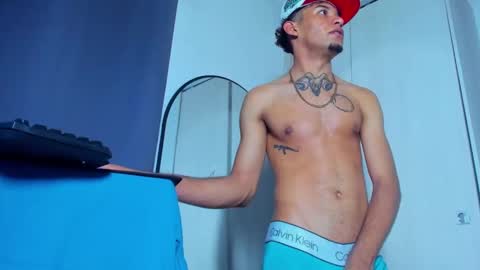 theskinny8inch_ online show from March 7, 2025, 4:11 pm
