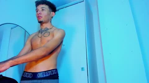 theskinny8inch_ online show from March 12, 2025, 8:41 am