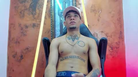 theskinny8inch_ online show from September 18, 2025, 4:58 am