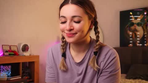 Mia online show from September 12, 2025, 5:46 pm