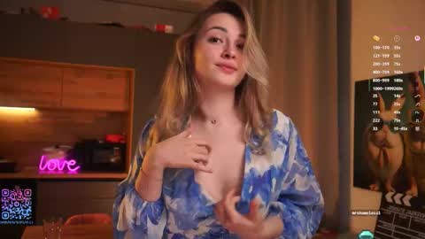 Mia online show from October 2, 2025, 4:36 pm