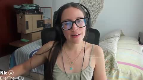 Snapshot of thetropicalseduction chatting on July 6, 2026, 8:44 pm Nicole online show from July 6, 2026, 8:44 pm