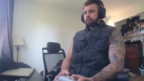 Snapshot of theufcfan_8181 chatting on April 18, 2026, 7:58 pm troy online show from April 18, 2026, 7:58 pm