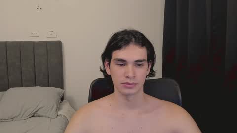 Snapshot of thiaan__ chatting on January 10, 2025, 7:04 am thiaan__ online show from January 10, 2025, 7:04 am