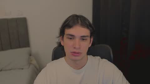 Snapshot of thiaan__ chatting on January 17, 2025, 2:50 am thiaan__ online show from January 17, 2025, 2:50 am