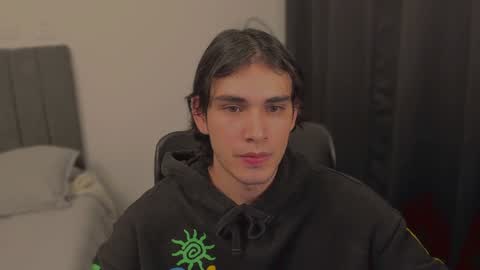 Snapshot of thiaan__ chatting on January 19, 2025, 2:15 am thiaan__ online show from January 19, 2025, 2:15 am
