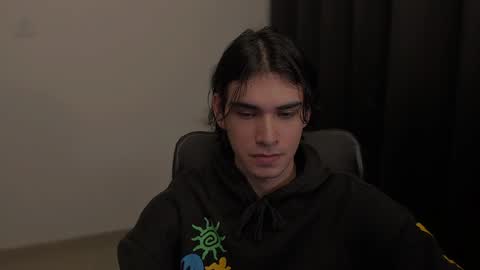 Snapshot of thiaan__ chatting on January 24, 2025, 12:42 am thiaan__ online show from January 24, 2025, 12:42 am