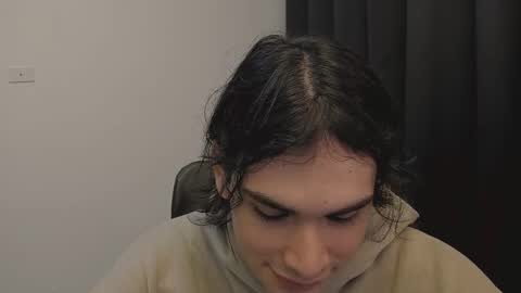 Snapshot of thiaan__ chatting on February 20, 2025, 1:25 am thiaan__ online show from February 20, 2025, 1:25 am