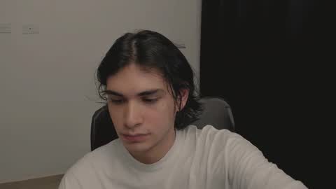 Snapshot of thiaan__ chatting on March 7, 2025, 1:31 am thiaan__ online show from March 7, 2025, 1:31 am