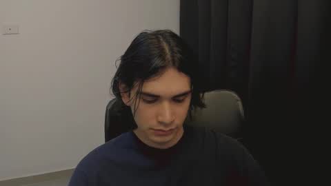 Snapshot of thiaan__ chatting on March 10, 2025, 1:01 am thiaan__ online show from March 10, 2025, 1:01 am