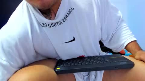 Snapshot of thiago_cp01 chatting on October 14, 2025, 6:36 am Thiago online show from October 14, 2025, 6:36 am