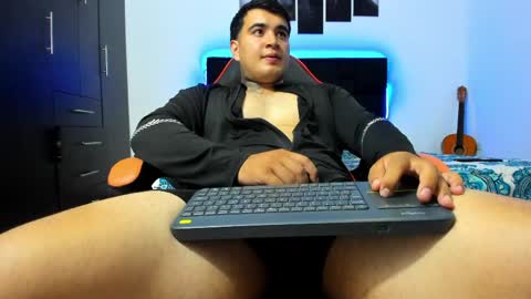 Snapshot of thiago_cp01 chatting on April 7, 2026, 1:06 am Thiago online show from April 7, 2026, 1:06 am