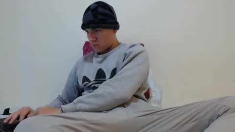 Thiago independent model online show from January 4, 2025, 6:30 am
