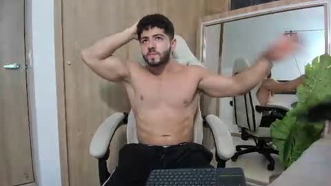 Snapshot of thiago_moretti chatting on June 23, 2026, 12:08 am THIAGO online show from June 23, 2026, 12:08 am
