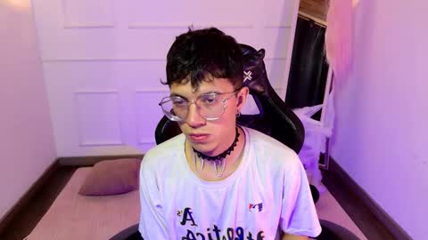 Snapshot of thiago_n_sam chatting on October 19, 2025, 2:45 am thiago_n_sam online show from October 19, 2025, 2:45 am