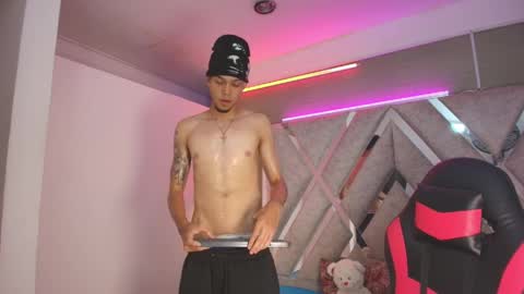 Thiago online show from April 18, 2026, 7:58 pm