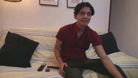 Snapshot of thiago_vega1 chatting on April 7, 2026, 12:22 am thiago_vega1 online show from April 7, 2026, 12:22 am