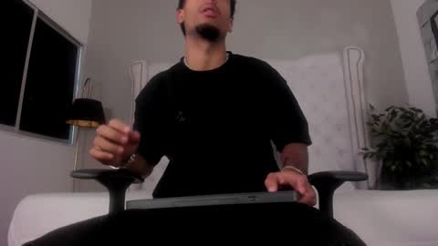 Snapshot of thiagoferreti_ chatting on October 23, 2025, 7:34 pm ThiagoFerreti online show from October 23, 2025, 7:34 pm