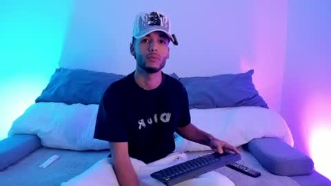 ThiagoFerreti online show from June 16, 2026, 3:20 am