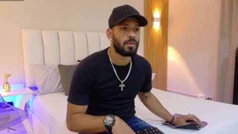 Thia Gomez online show from February 23, 2026, 7:11 pm