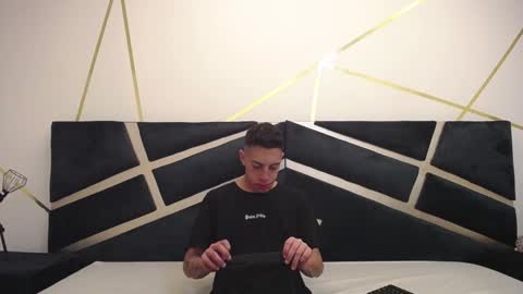 Thiago   online show from February 8, 2025, 12:39 pm