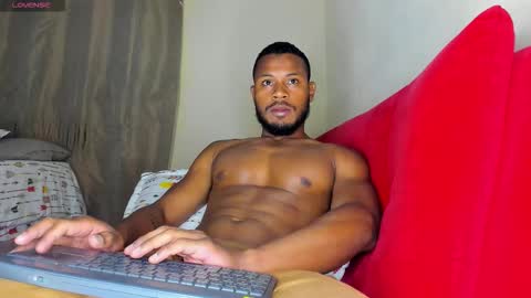 Thiago Instagram   online show from November 1, 2025, 12:01 am