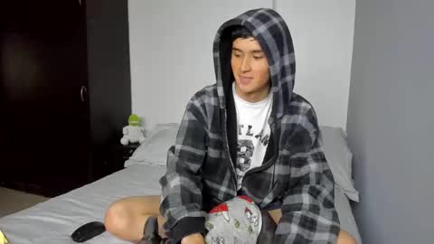 Snapshot of thiagowells_ chatting on October 14, 2025, 7:36 pm Thiago Wells online show from October 14, 2025, 7:36 pm