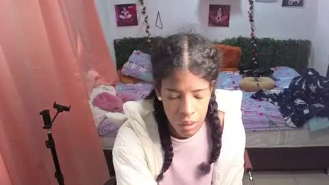 thiana_horny online show from July 6, 2026, 1:41 pm