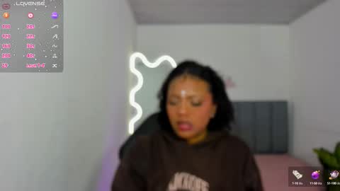  thiana  online show from October 23, 2025, 2:44 am