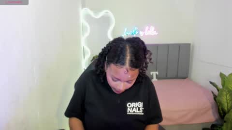  thiana  online show from November 3, 2025, 4:03 am