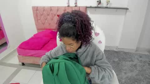 thianahornyy online show from February 9, 2026, 10:08 am