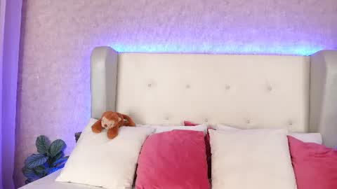 ThianaLopez online show from June 24, 2026, 7:57 pm