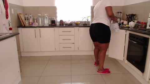 thickjes online show from February 6, 2025, 12:05 pm