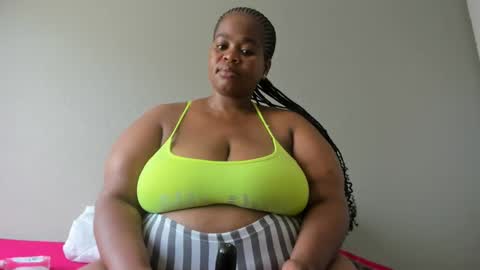 Snapshot of thickleeyanax chatting on January 24, 2025, 6:03 am thickleeyanax online show from January 24, 2025, 6:03 am