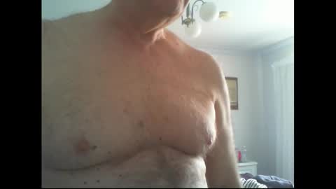 Snapshot of thickmelnik chatting on September 27, 2025, 1:43 am James online show from September 27, 2025, 1:43 am