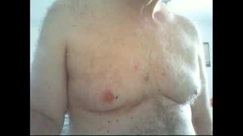 Snapshot of thickmelnik chatting on October 4, 2025, 2:31 am James online show from October 4, 2025, 2:31 am