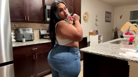 Snapshot of thickmorena chatting on October 5, 2025, 4:22 am thickmorena online show from October 5, 2025, 4:22 am