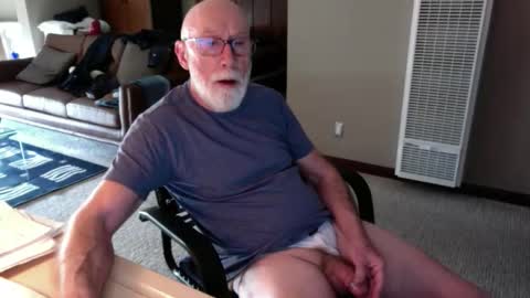 Snapshot of thickmorninwood chatting on May 17, 2026, 2:02 pm thickmorninwood online show from May 17, 2026, 2:02 pm