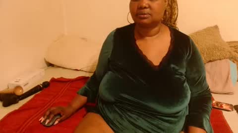 Snapshot of thicksexymellons chatting on October 16, 2025, 6:09 pm Pat online show from October 16, 2025, 6:09 pm