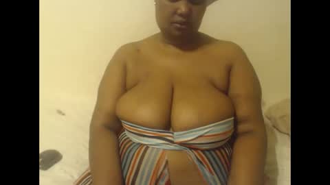 Snapshot of thicksexymellons chatting on November 30, 2025, 10:14 pm Pat online show from November 30, 2025, 10:14 pm