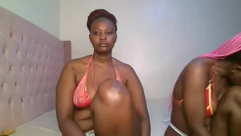 Snapshot of thicky_rue chatting on March 19, 2026, 10:58 pm Rue online show from March 19, 2026, 10:58 pm