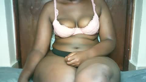 Snapshot of thickybabe_05 chatting on January 20, 2025, 5:37 am thickybabe_05 online show from January 20, 2025, 5:37 am