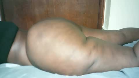 Snapshot of thickybabe_05 chatting on January 28, 2025, 12:00 pm thickybabe_05 online show from January 28, 2025, 12:00 pm