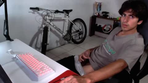 Snapshot of thieves_us chatting on September 22, 2025, 10:45 pm thieves_us online show from September 22, 2025, 10:45 pm