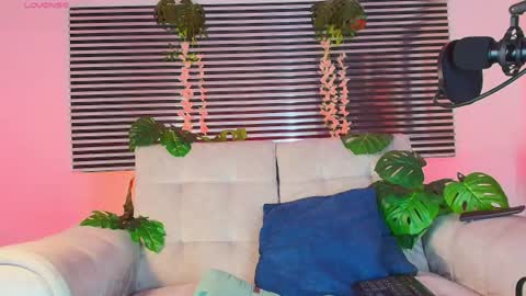 Thiago Saenzz online show from June 15, 2026, 10:01 pm
