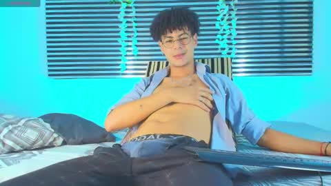 Thiago Saenzz online show from August 3, 2026, 7:28 pm