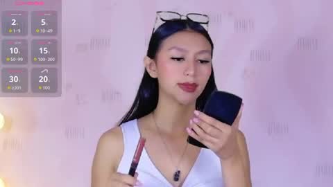 Eva  online show from June 25, 2026, 1:04 pm