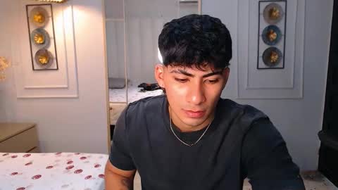 Snapshot of thirstmen_ chatting on December 21, 2025, 9:22 pm MICHAEL AND CRISS online show from December 21, 2025, 9:22 pm